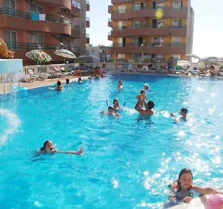Club Scala Nuova 3* كوشاداسيه